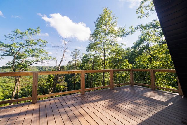 628 Heavenly Lane, Frenchburg, KY 40322