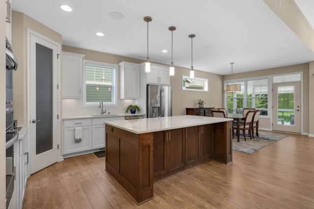 16322 Equestrian Trail, Lakeville, MN 55044