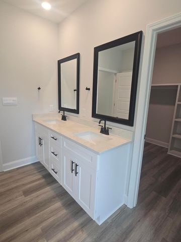 118 Castlewoods Way, Petal, MS 39465