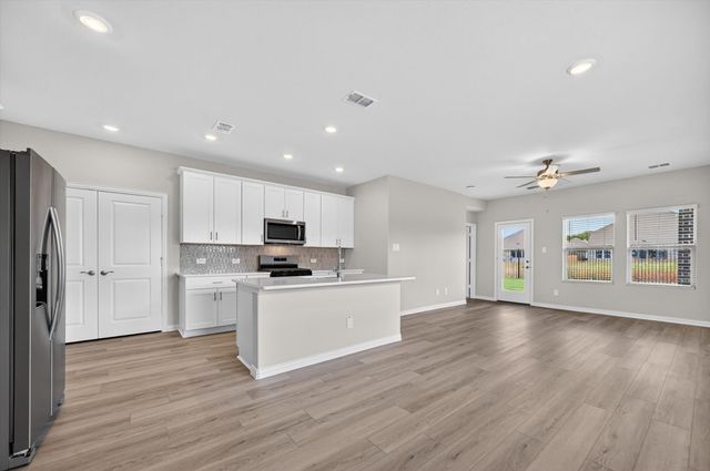1402 Bridgestone Drive, Princeton, TX 75071
