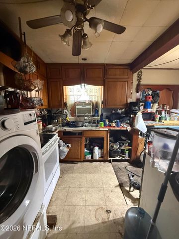 306 EUCALYPTUS Avenue, Crescent City, FL 32112