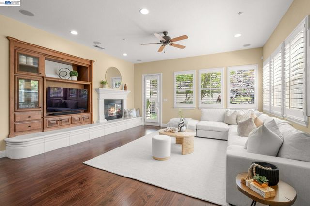 387 Golden Grass Dr, Alamo, CA 94507