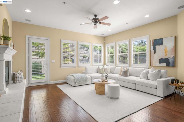 387 Golden Grass Dr, Alamo, CA 94507