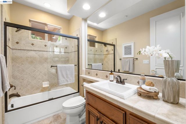 387 Golden Grass Dr, Alamo, CA 94507