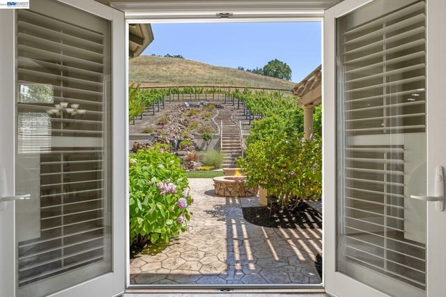 387 Golden Grass Dr, Alamo, CA 94507