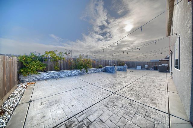 1958 Maiden Grass Ave, Manteca, CA 95337