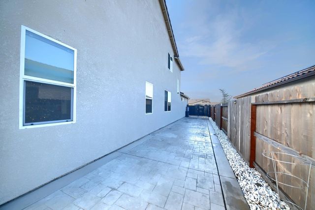 1958 Maiden Grass Ave, Manteca, CA 95337