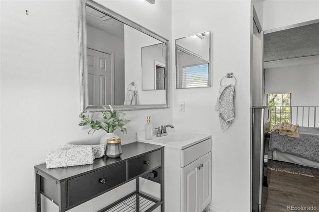 9035 W Floyd Avenue, Lakewood, CO 80227
