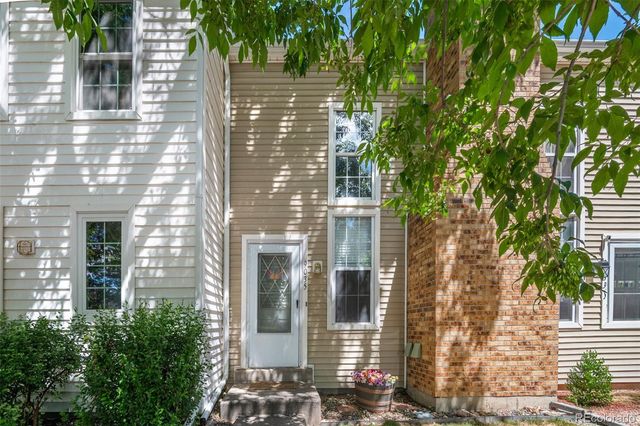 9035 W Floyd Avenue, Lakewood, CO 80227