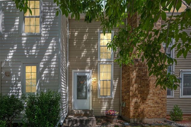 9035 W Floyd Avenue, Lakewood, CO 80227