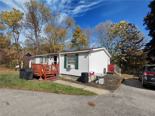 302 Polo Dr, Shelocta, PA 15774