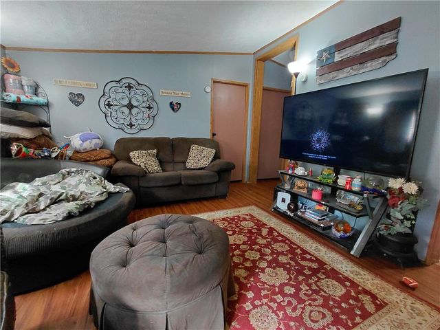 302 Polo Dr, Shelocta, PA 15774