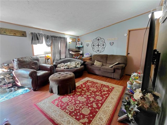 302 Polo Dr, Shelocta, PA 15774