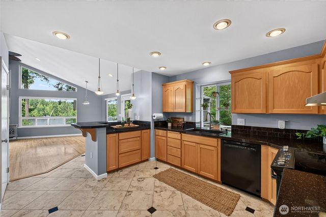 21937 Promontory Court SE, Yelm, WA 98597