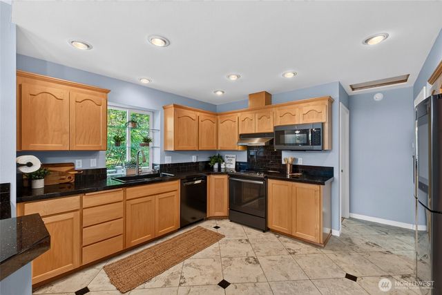 21937 Promontory Court SE, Yelm, WA 98597