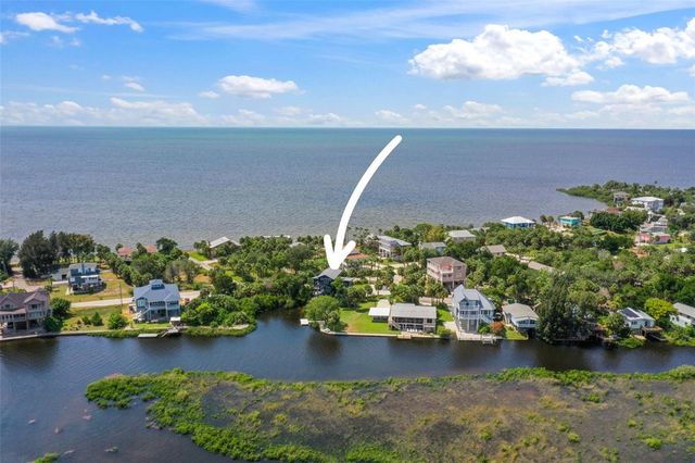 10701 PINE ISLAND DRIVE, Weeki Wachee, FL 34607
