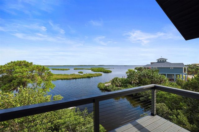 10701 PINE ISLAND DRIVE, Weeki Wachee, FL 34607