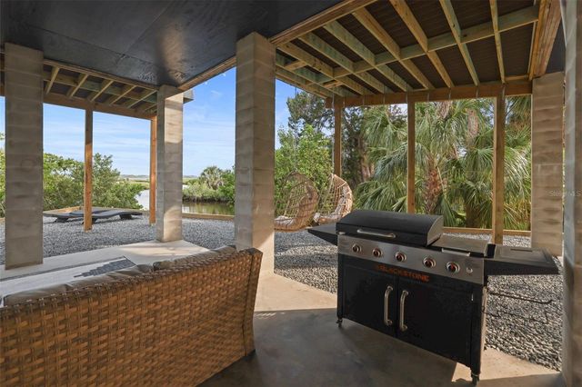 10701 PINE ISLAND DRIVE, Weeki Wachee, FL 34607