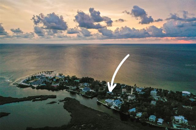 10701 PINE ISLAND DRIVE, Weeki Wachee, FL 34607