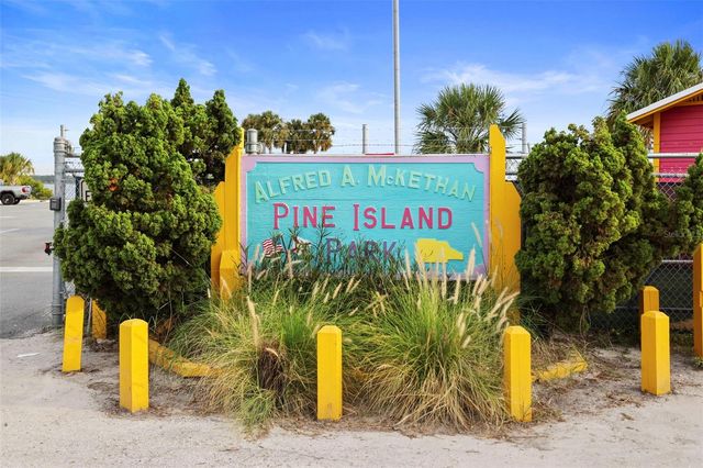10701 PINE ISLAND DRIVE, Weeki Wachee, FL 34607