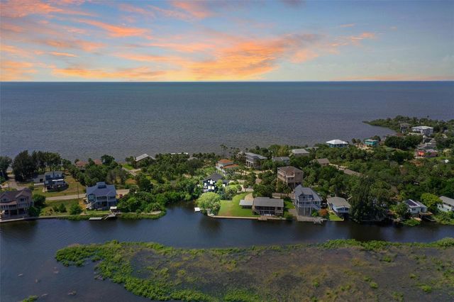 10701 PINE ISLAND DRIVE, Weeki Wachee, FL 34607