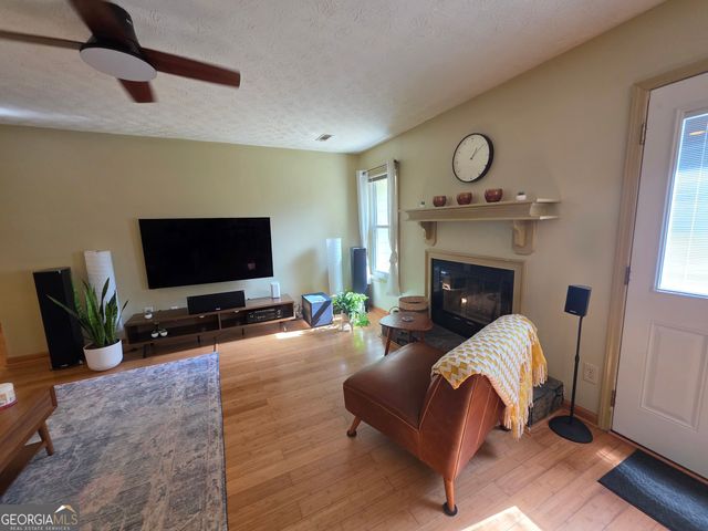 520 Cornwallis Way, Fayetteville, GA 30214