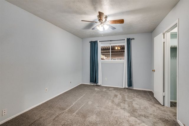 82 E Mountain Creek Drive E 19, Grand Prairie, TX 75052