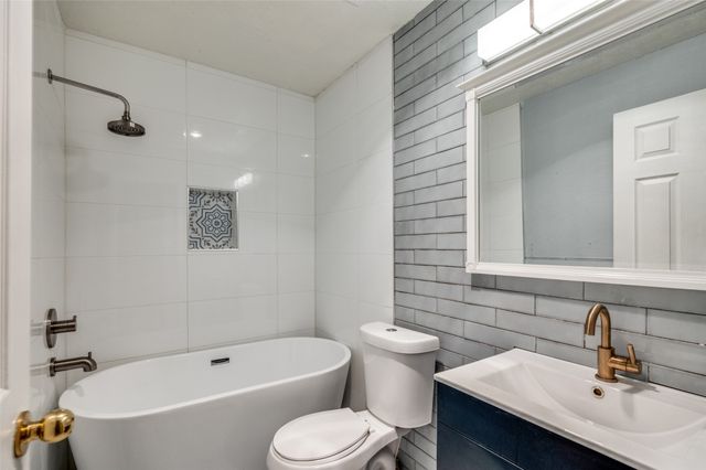 82 E Mountain Creek Drive E 19, Grand Prairie, TX 75052