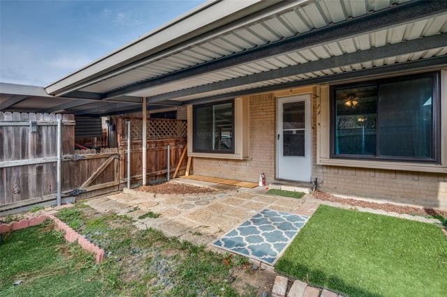 82 E Mountain Creek Drive E 19, Grand Prairie, TX 75052