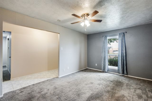 82 E Mountain Creek Drive E 19, Grand Prairie, TX 75052