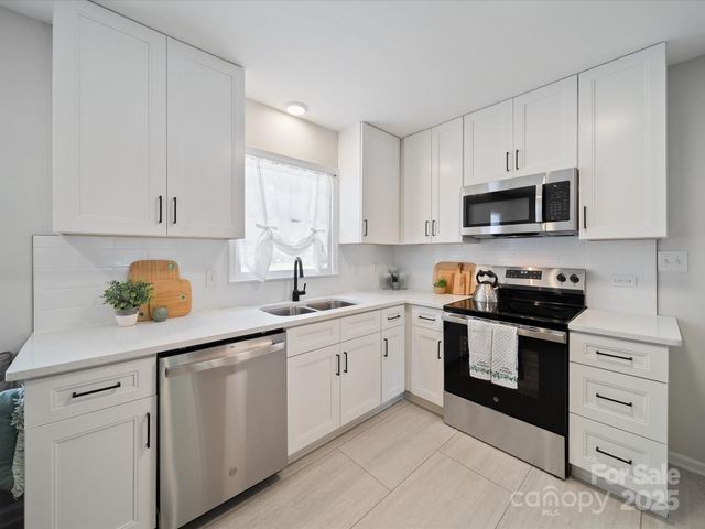 2213 Milton Road, Charlotte, NC 28215