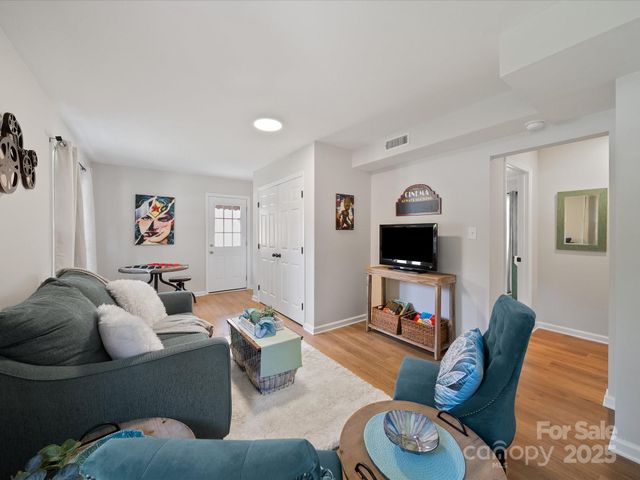 2213 Milton Road, Charlotte, NC 28215