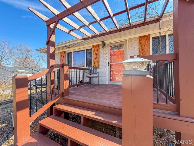 14274 S Lake Drive, De Soto, MO 63020