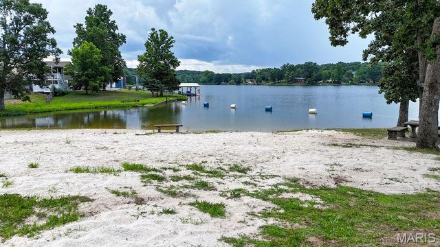 14274 S Lake Drive, De Soto, MO 63020