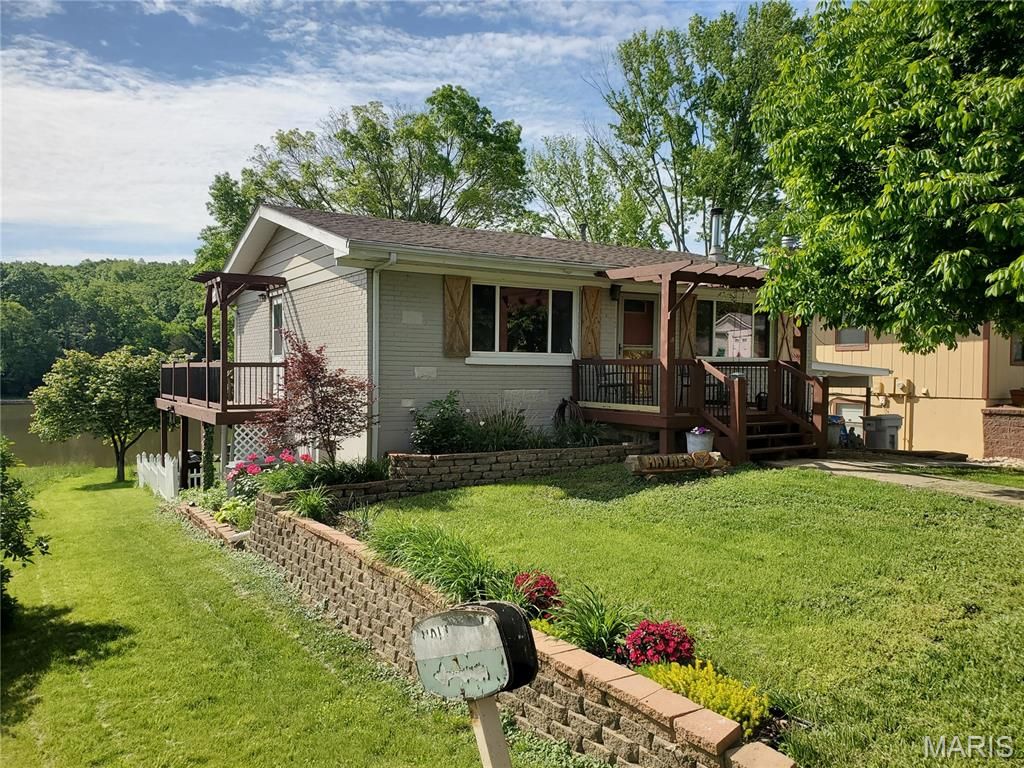 14274 S Lake Drive, De Soto, MO 63020