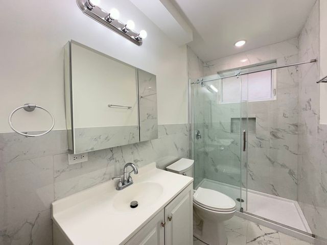 2550 N Sawyer Avenue G, Chicago, IL 60647