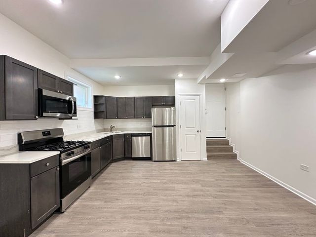 2550 N Sawyer Avenue G, Chicago, IL 60647