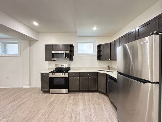 2550 N Sawyer Avenue G, Chicago, IL 60647
