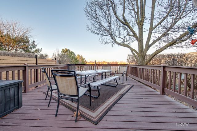 1354 W Byron Avenue D, Addison, IL 60101