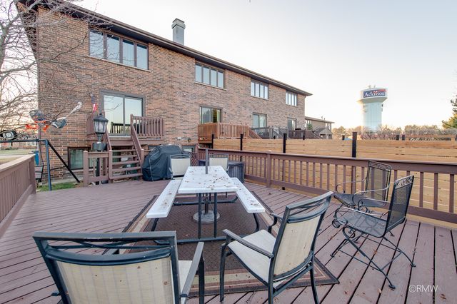 1354 W Byron Avenue D, Addison, IL 60101