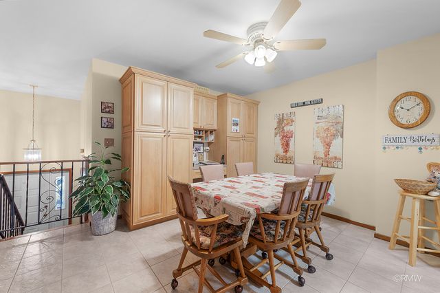 1354 W Byron Avenue D, Addison, IL 60101