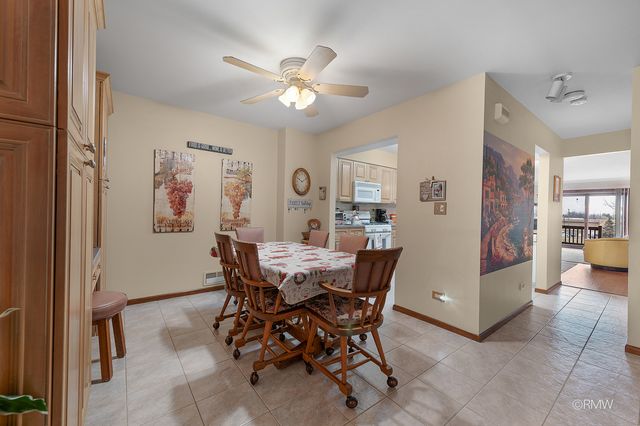 1354 W Byron Avenue D, Addison, IL 60101