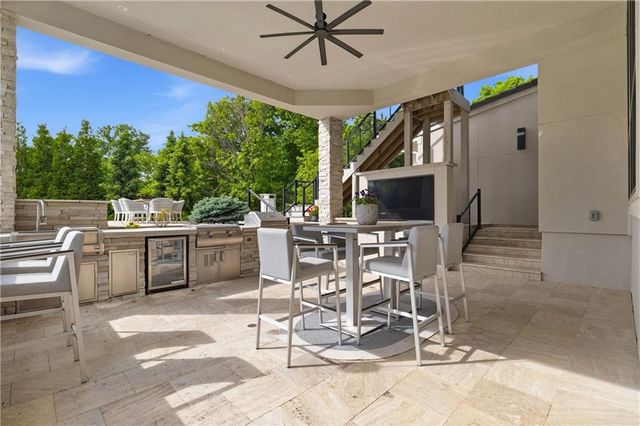 10670 W 192nd Place, Spring Hill, KS 66083