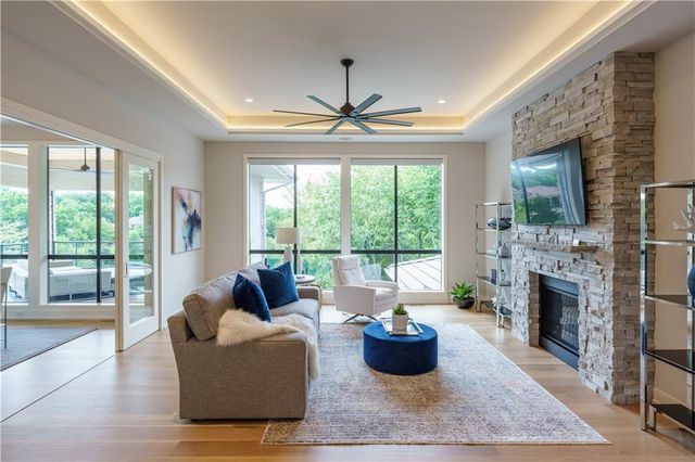 10670 W 192nd Place, Spring Hill, KS 66083