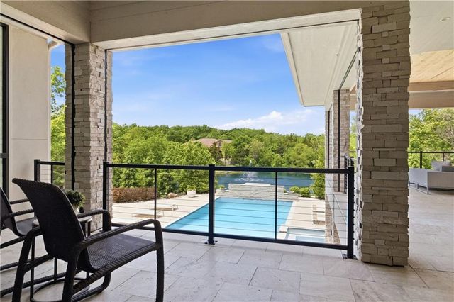 10670 W 192nd Place, Spring Hill, KS 66083