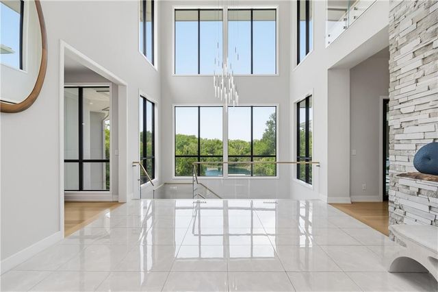 10670 W 192nd Place, Spring Hill, KS 66083
