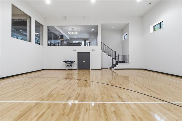 10670 W 192nd Place, Spring Hill, KS 66083
