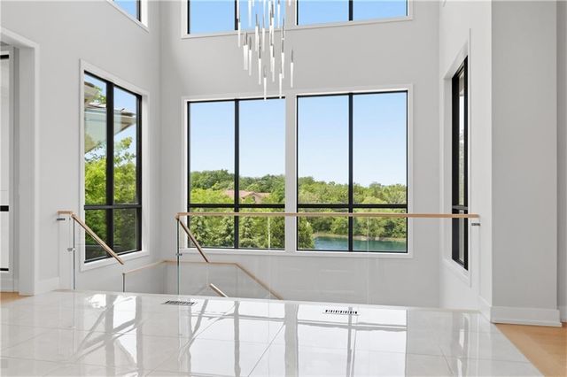 10670 W 192nd Place, Spring Hill, KS 66083