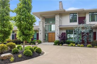 10670 W 192nd Place, Spring Hill, KS 66083