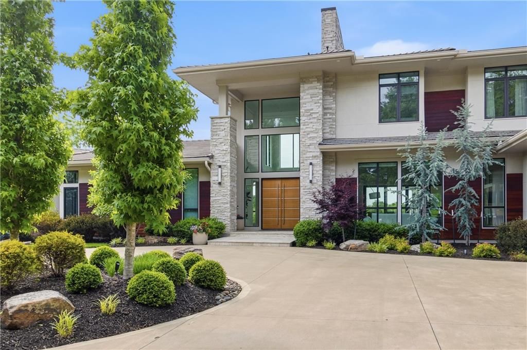 10670 W 192nd Place, Spring Hill, KS 66083